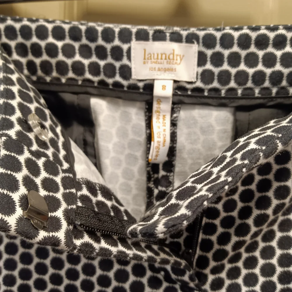 Laundry by Shelli Segal Los Angeles Tailored Bermuda Shorts - size 8